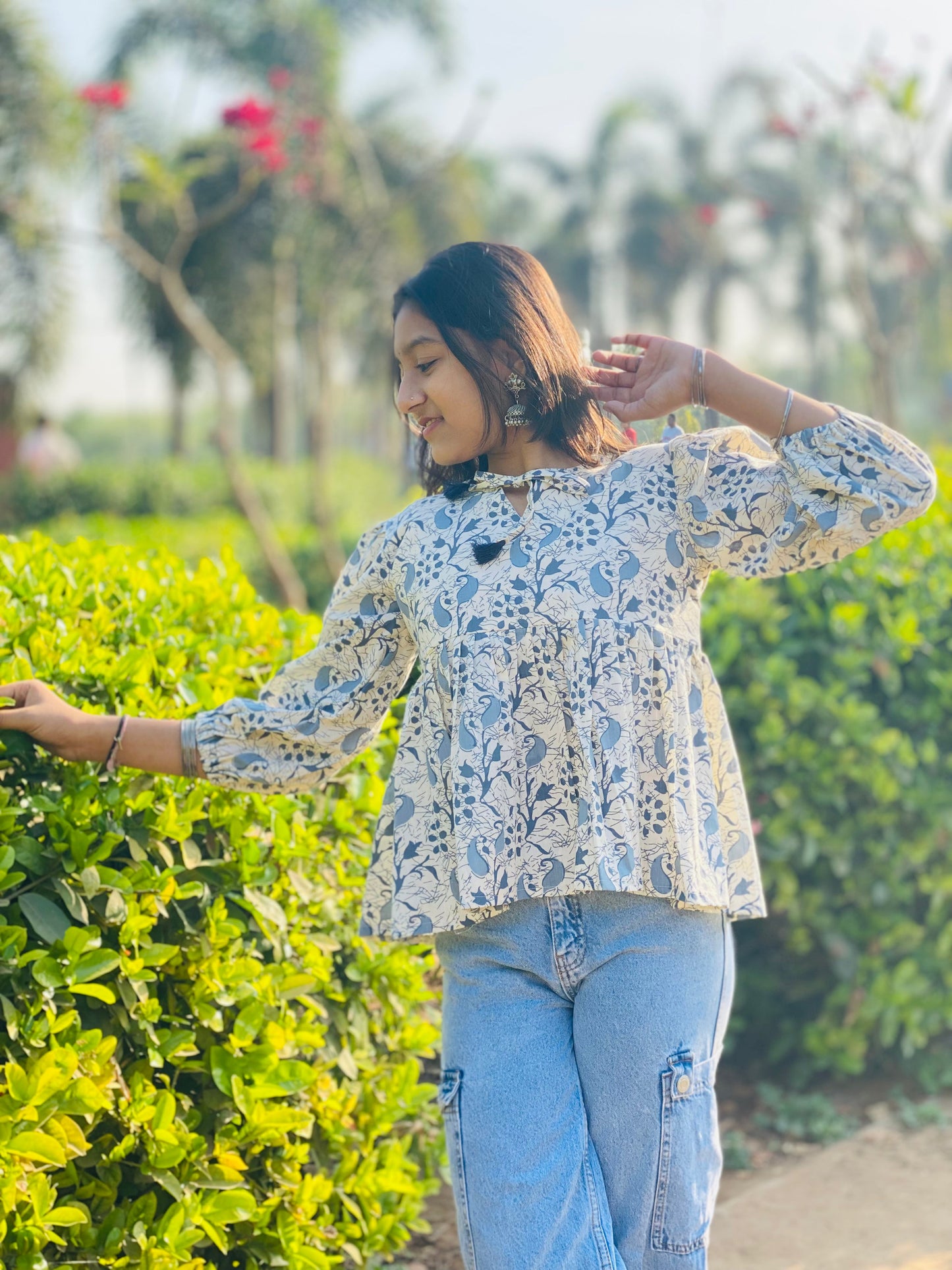 Off white puff sleeve short kurti
