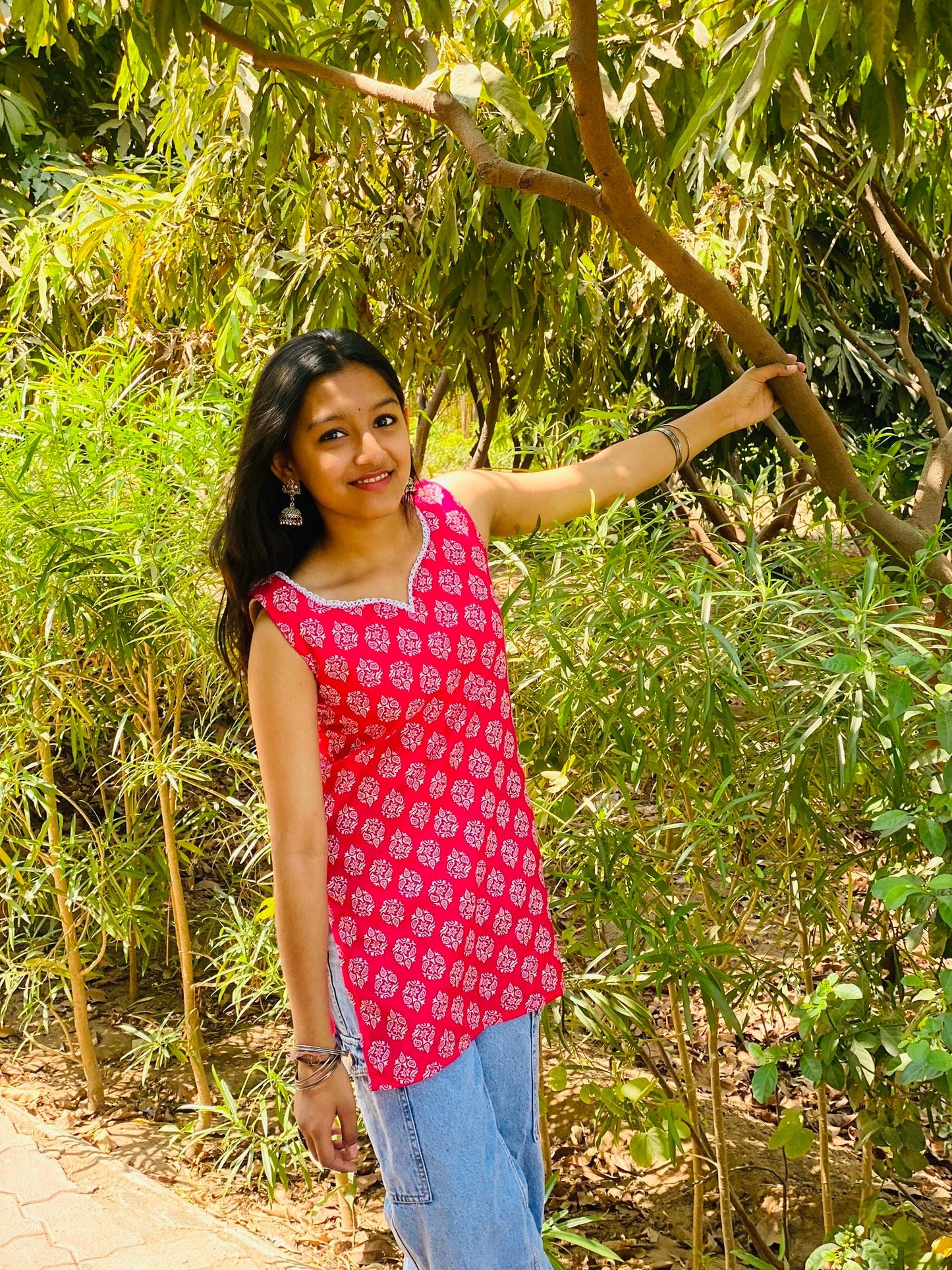 Pink sleeveless short kurti