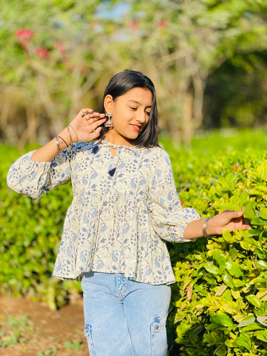 Off white puff sleeve short kurti