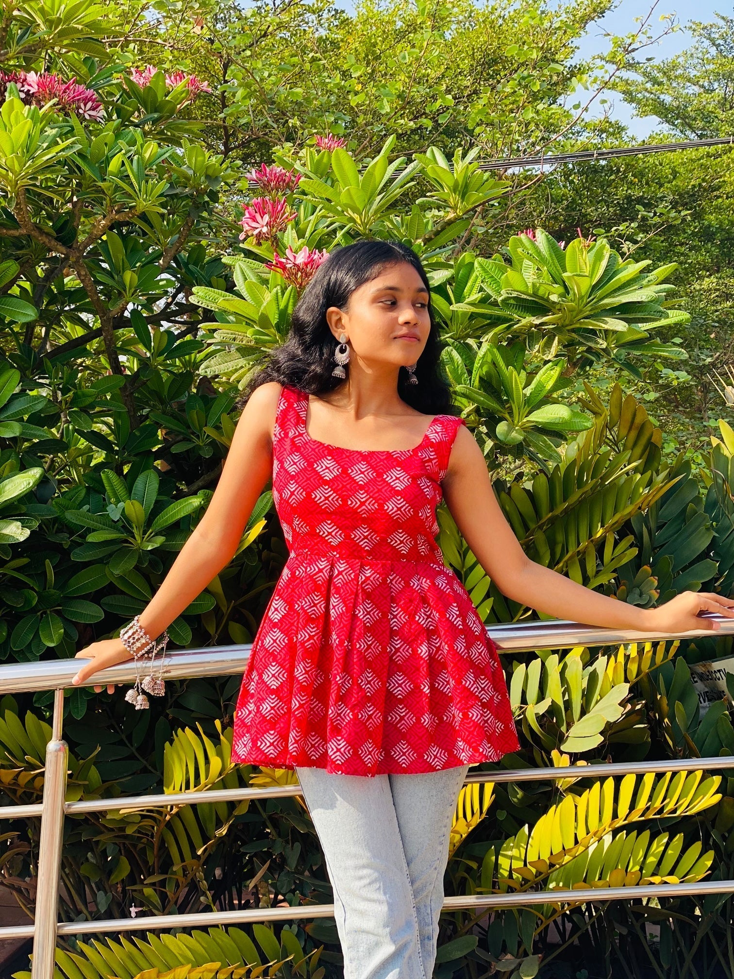 Square neck sleeveless short kurti