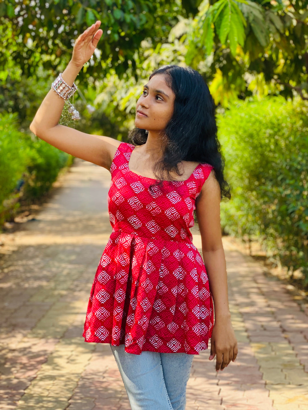 Square neck sleeveless short kurti