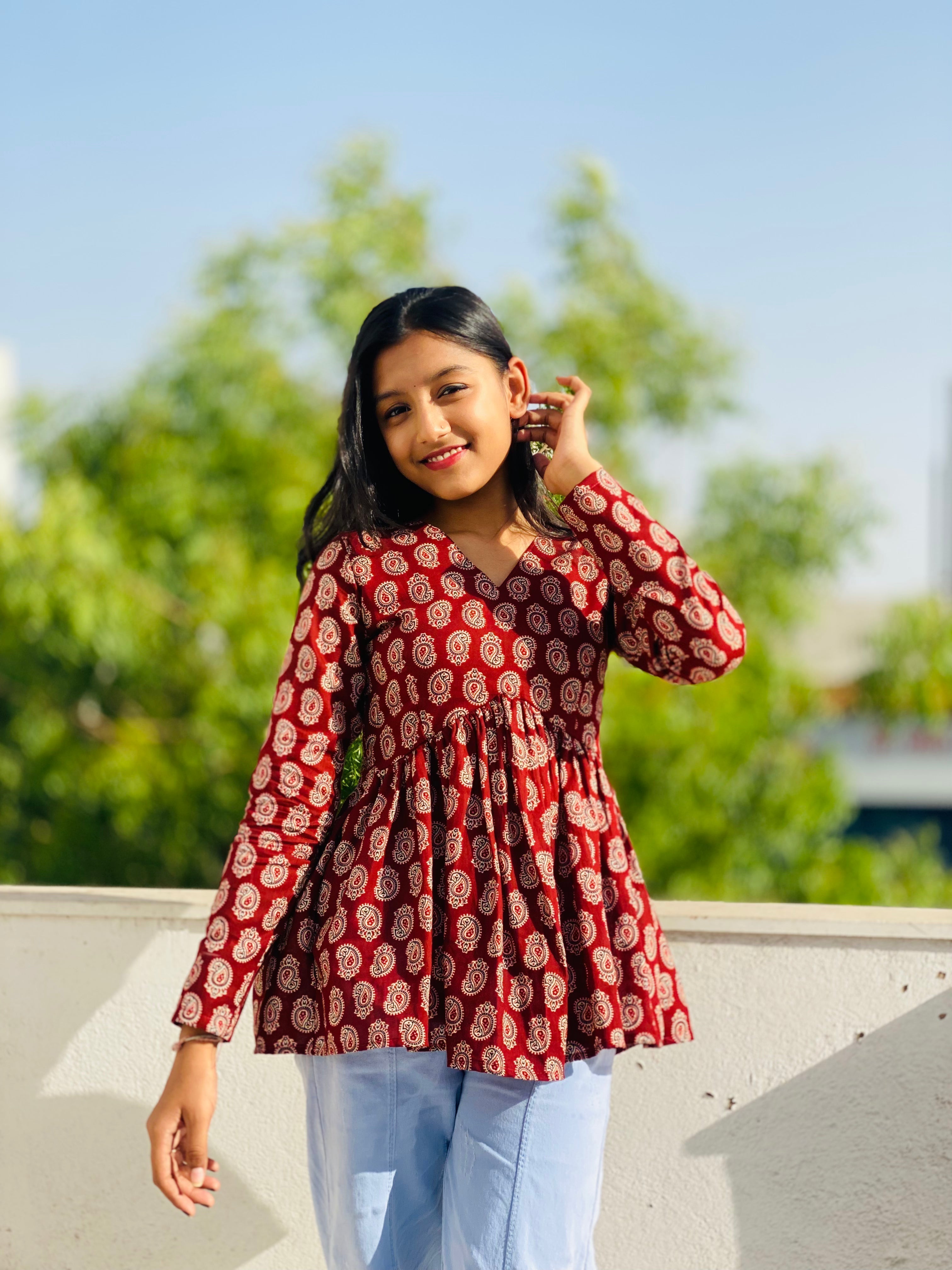 V neck full sleeve short kurti