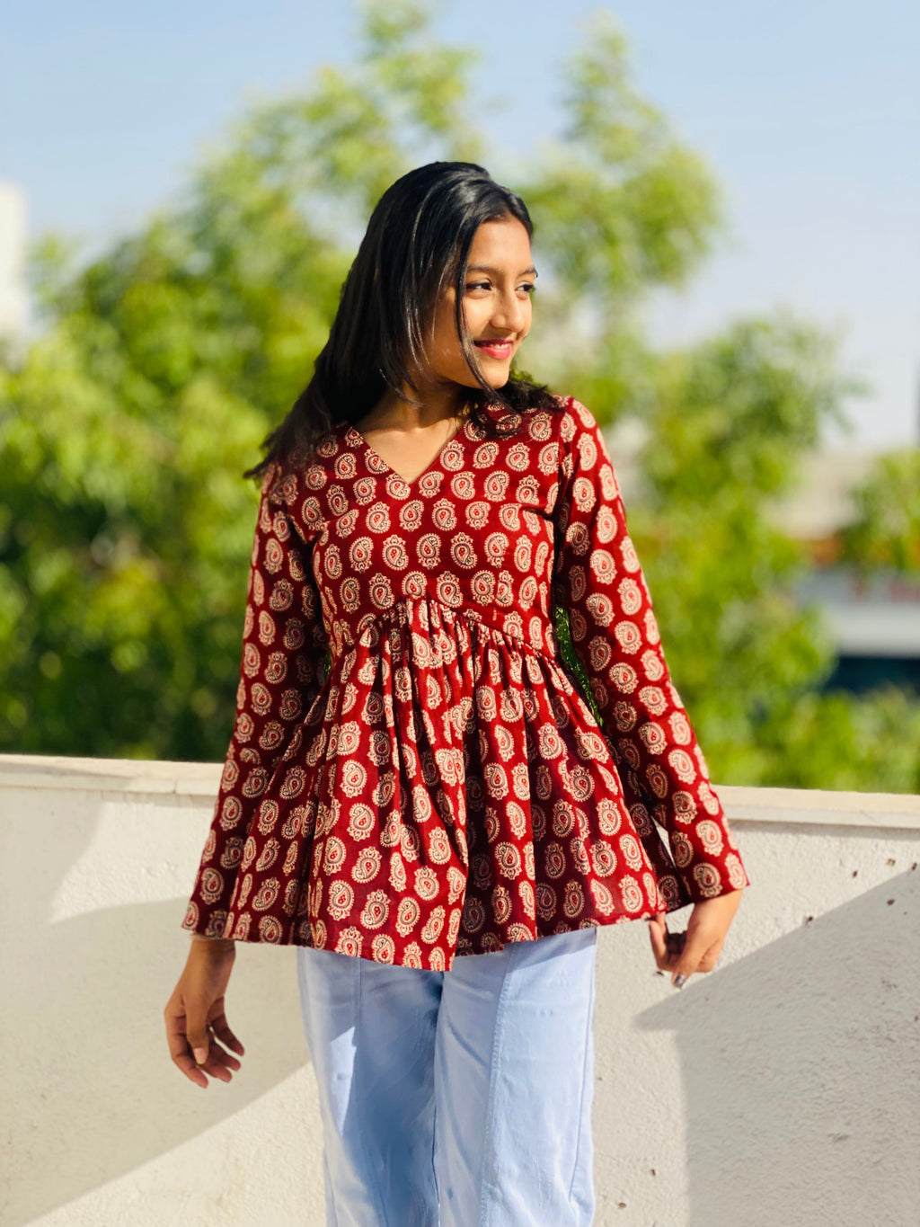 V neck full sleeve short kurti