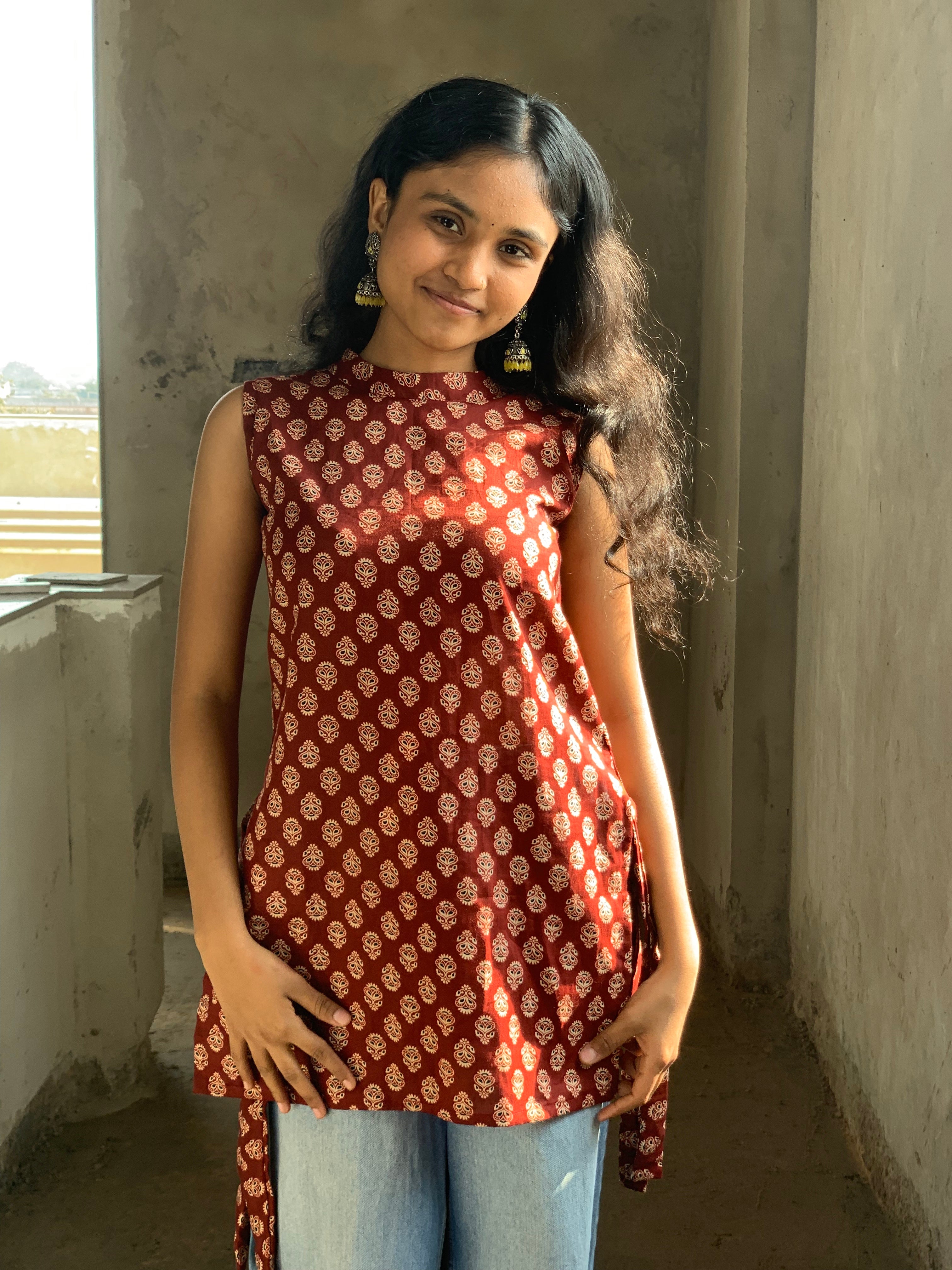 Brown Gulab Sleeveless Kurt