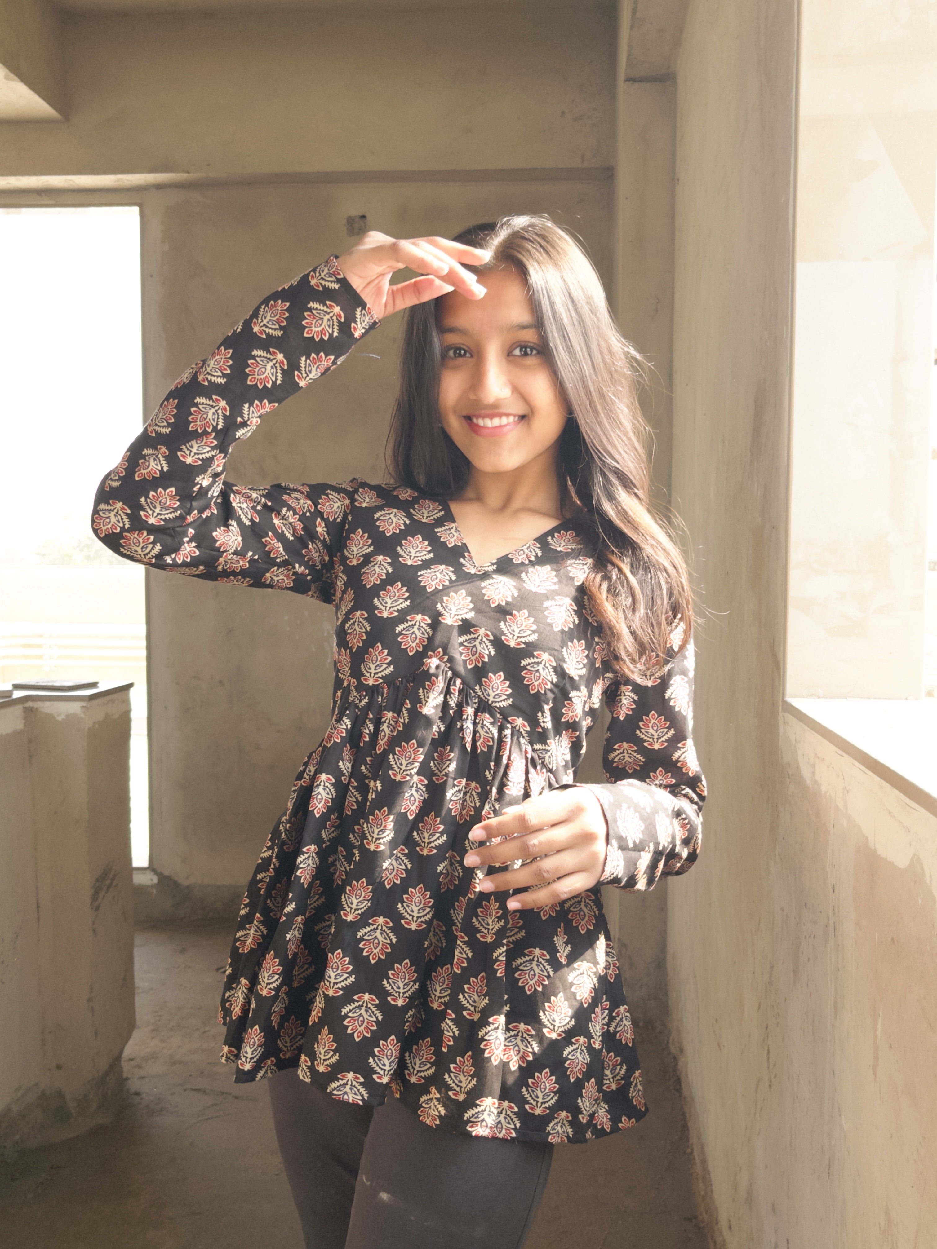 Midnight Gulab Short V-Neck Kurti