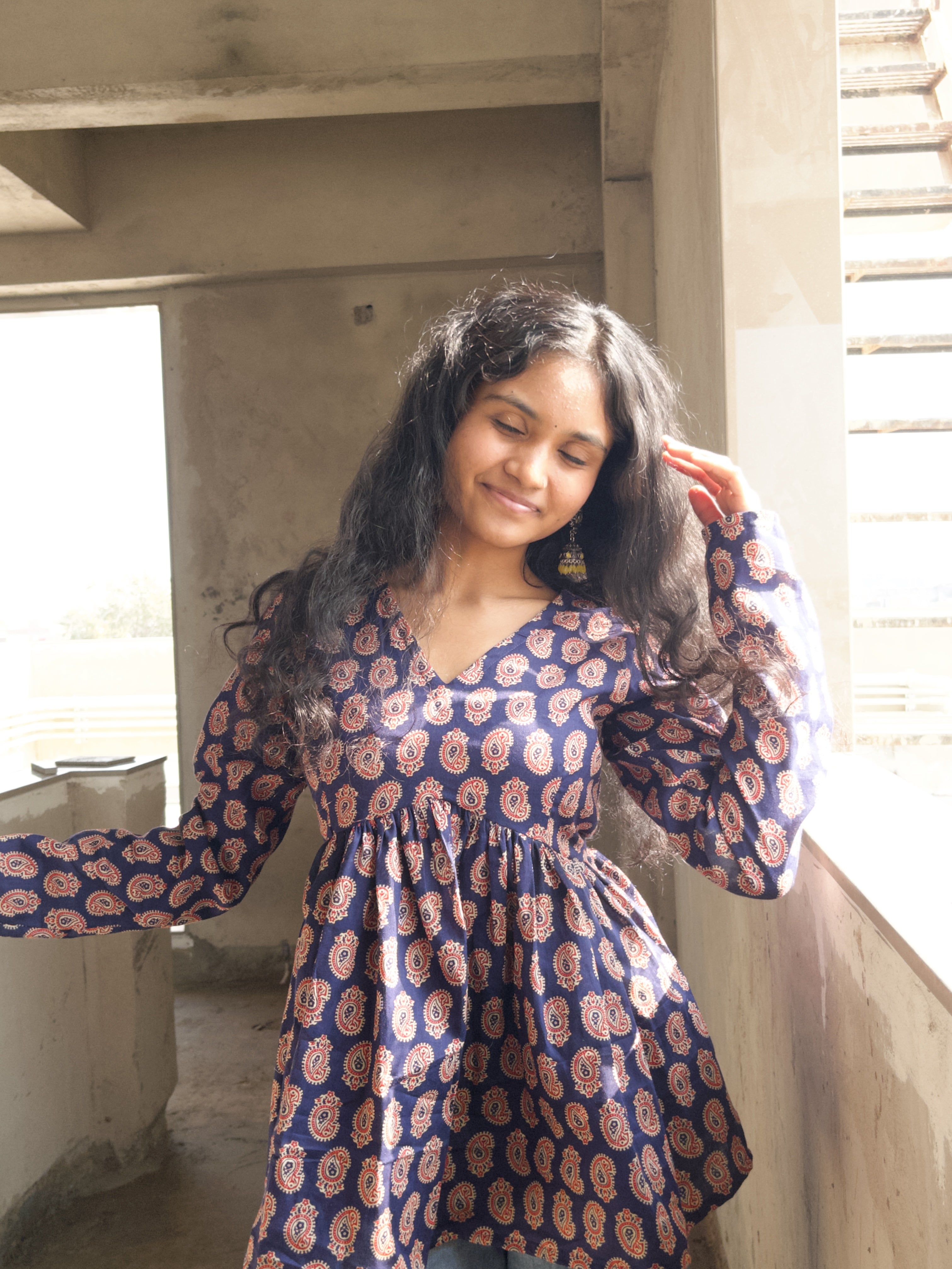 Morni Neel Short V-Neck Kurti